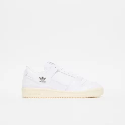 Adidas Skateboarding - Forum 84 Low ADV (Footwear White) "Clean Classic"