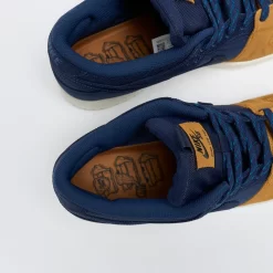 Nike SB - Dunk Low Pro Premium (Midnight Navy/Desert Orchre) -Boutique de chaussures de sport de plein air Nike SB Dunk Low Pro Premium Midnight Navy Desert Orchre 9