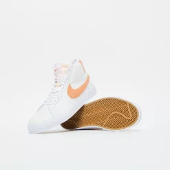 Nike SB - Zoom Blazer Mid ISO (White/Light Cognac) -Boutique de chaussures de sport de plein air Nike SB Zoom Blazer Mid ISO White Light Cognac 3