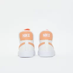 Nike SB - Zoom Blazer Mid ISO (White/Light Cognac) -Boutique de chaussures de sport de plein air Nike SB Zoom Blazer Mid ISO White Light Cognac 4