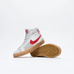 Nike SB - Zoom Blazer Mid (Summit White/University Red) -Boutique de chaussures de sport de plein air Nike SB Zoom Blazer Mid Summit White University Red 3 95c6a5d9 e481 424c b6f3 e2d77a6d546c