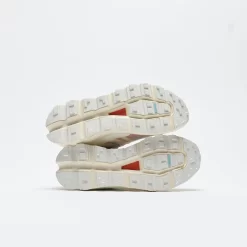 ON - Women Cloudvista (Ivory/Bronze) -Boutique de chaussures de sport de plein air ON Women Cloudvista Ivory Bronze 6