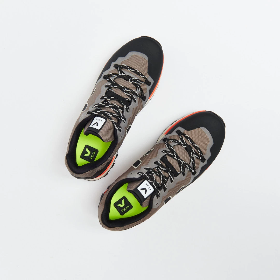 Veja - Fitz Roy Trek -Shell (basalt/black) 7 Veja - Fitz Roy Trek -Shell (basalt/black) – Image 7