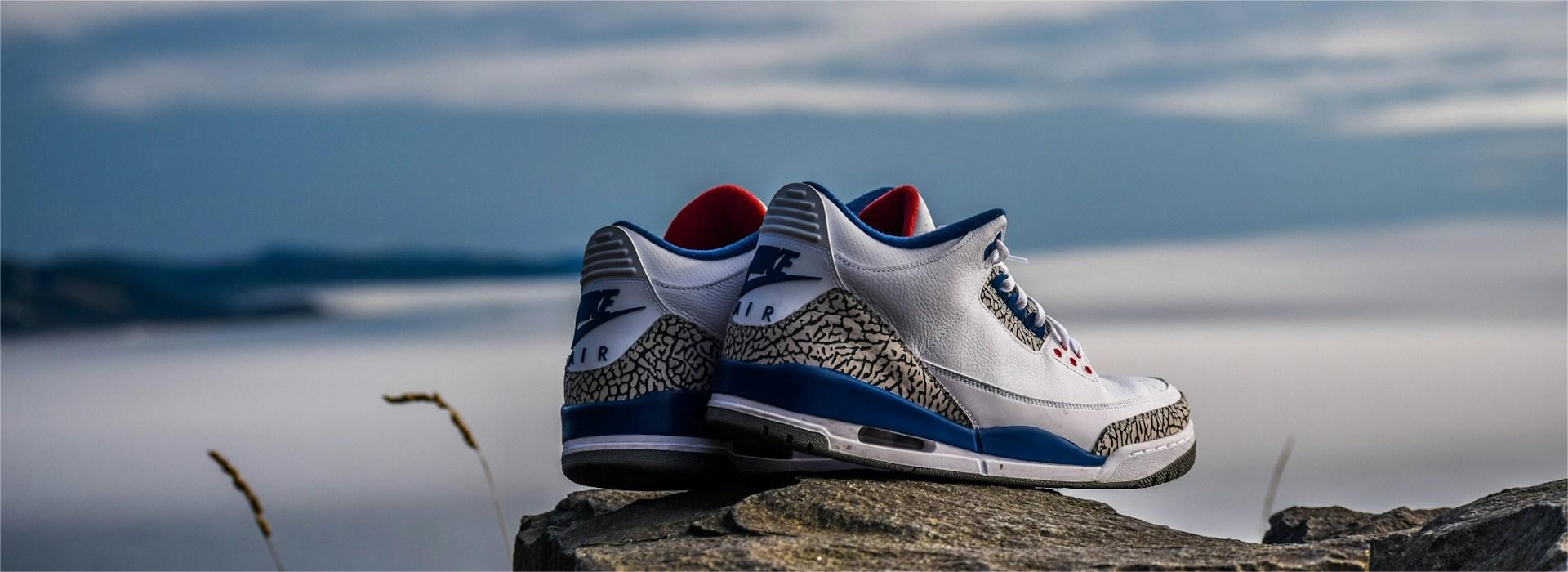 Boutique de chaussures de sport de plein air 19 Boutique de chaussures de sport de plein air -Boutique de chaussures de sport de plein air jake weirick pu PgXMI30I unsplash